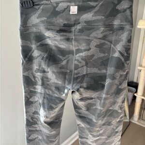 Vuori Camouflage Leggings - Gray